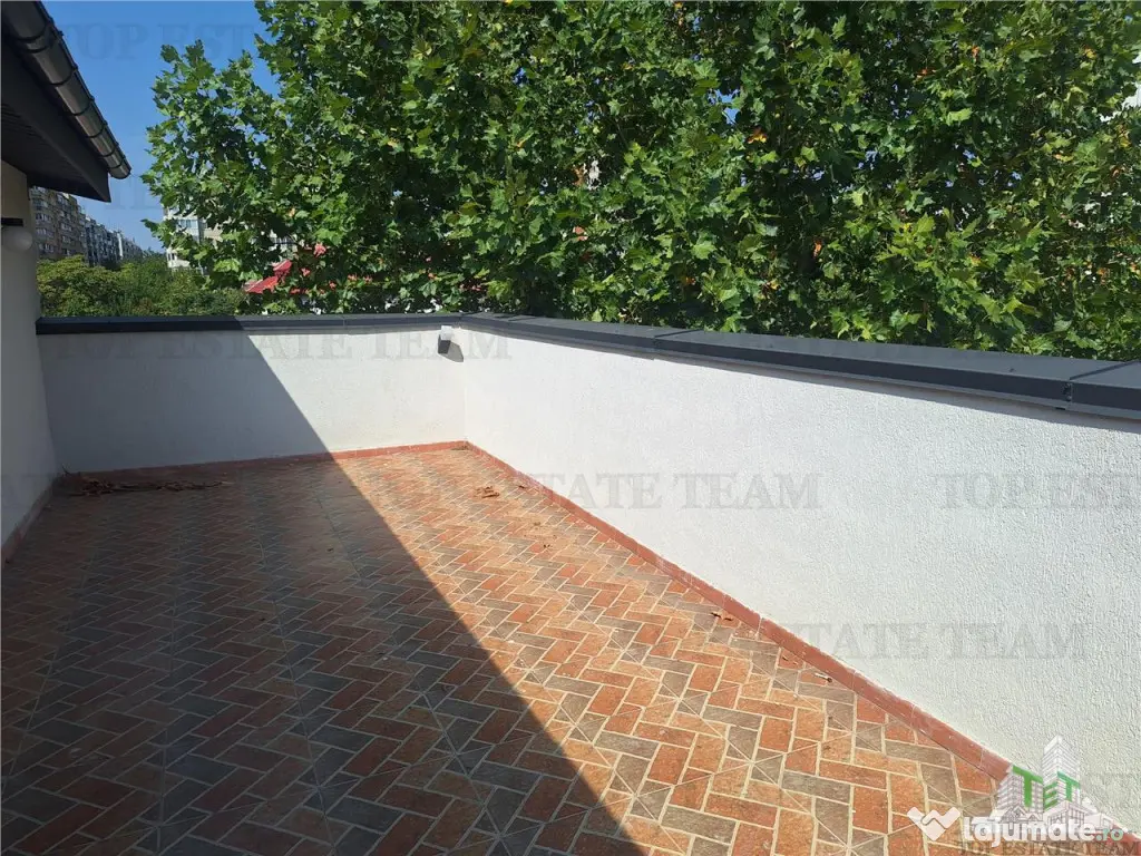 Vila intima cu terasa si teren langa bd. Lacul Tei