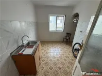 Apartament 3 camere, etaj 1 , 80mp in Campineanca