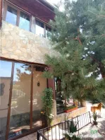 Super afacere, vila cu aspect de conac cu spatii moderne dar