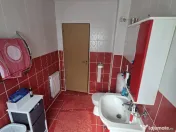 Apartament cu 2 camere, decomandat, zona Profi Eroilor 