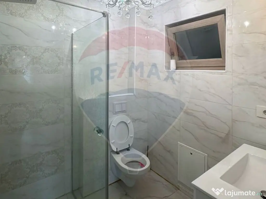 De închiriat casă modernă cu 4 camere, în Sântandrei