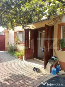 Casă 70 mp, 3 camere , bucatarie, baie , teren 1270 mp, Pr