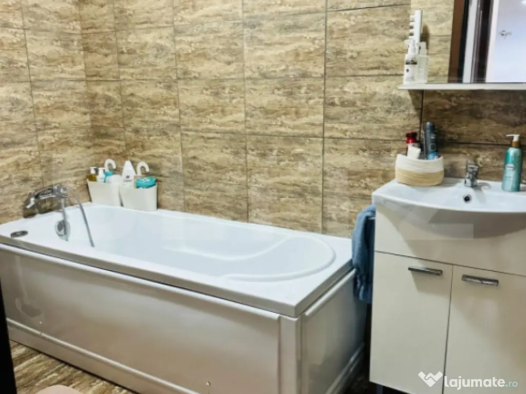 Apartament cu 3 camere si 2 bai, 62,86 mp, zona Iris