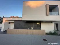 Vila deosebita de vanzare - zona Mamaia Nord pe malul laculu