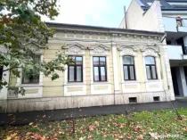 Apartament ultracentral, cu 3 camere, Curte Comuna