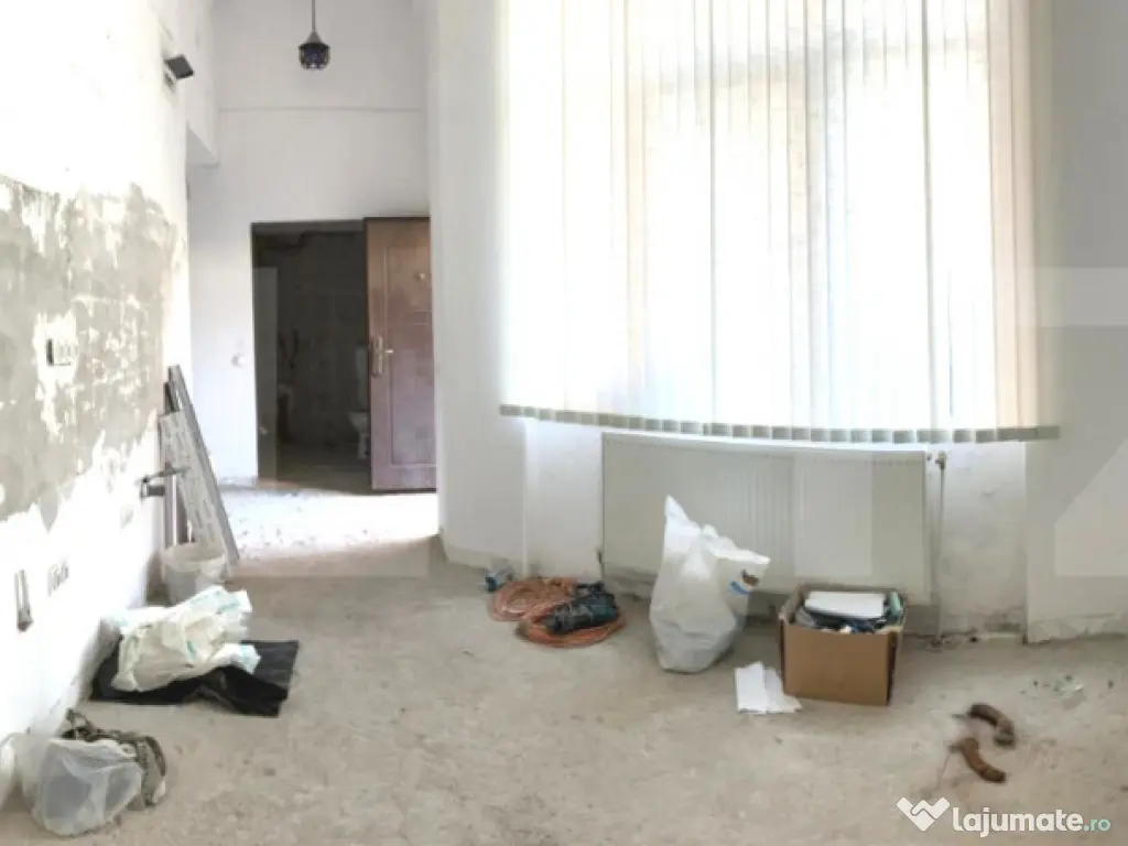 Apartament ultracentral, cu 3 camere, Curte Comuna