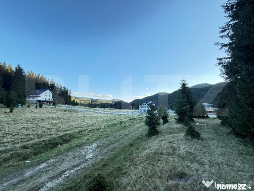 Teren intravilan, 5.500 mp, platoul Padina
