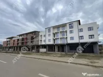 Apartament cu 3 camere 2 balcoane etaj 1 in Selimbar zona Tr
