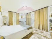 Casă / Vilă cu 10 camere de vânzare în zona Central 