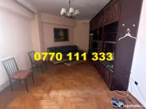 - Apartament 3 camere decomandat, Calea Calarasilor.