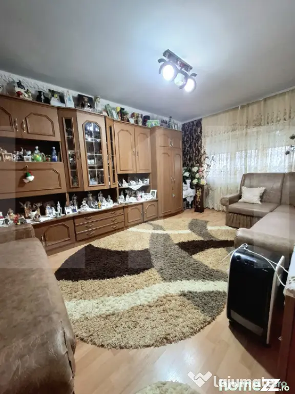Apartament cu 3 camere, decomandat, 64 mp, zona Stadionului