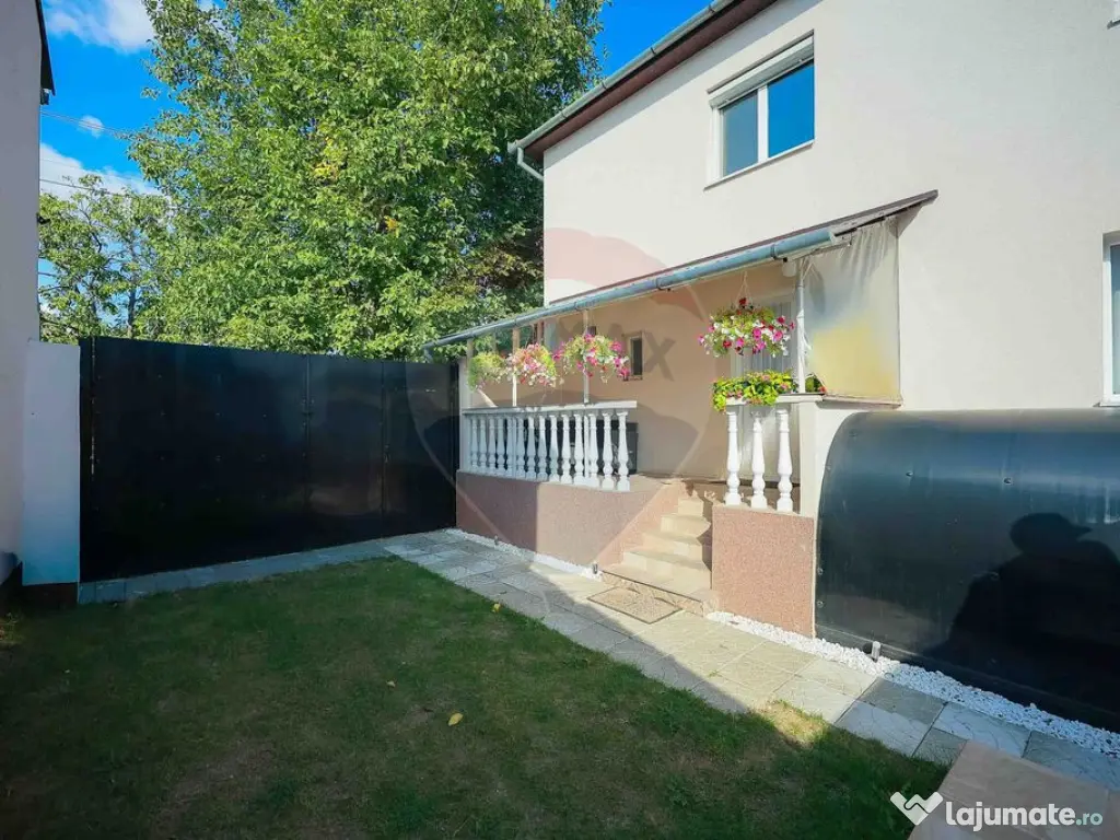 Casă de vânzare pentru locuit sau cabinete/birouri, zon...