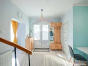 Casă de vânzare pentru locuit sau cabinete/birouri, zon... 