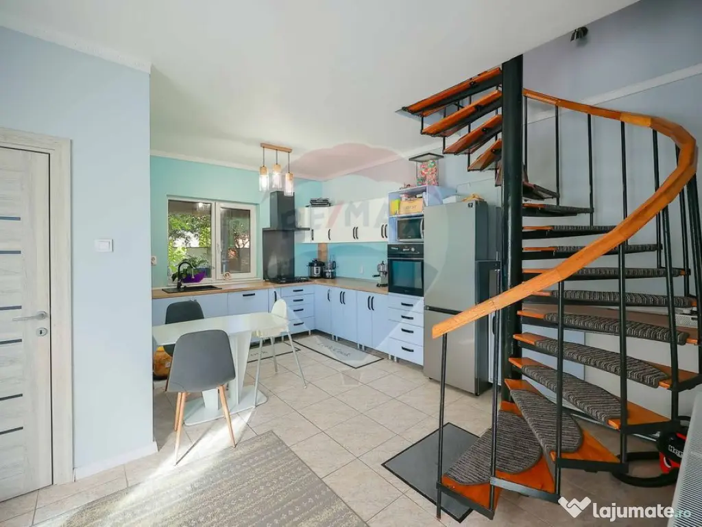 Casă de vânzare pentru locuit sau cabinete/birouri, zon...