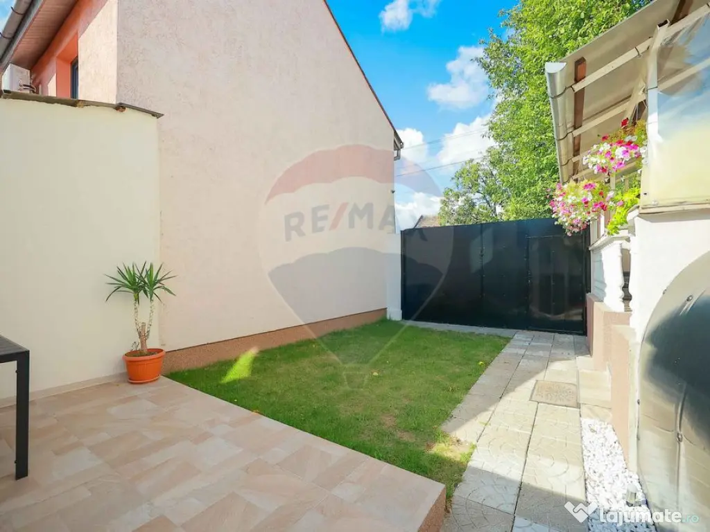 Casă de vânzare pentru locuit sau cabinete/birouri, zon...