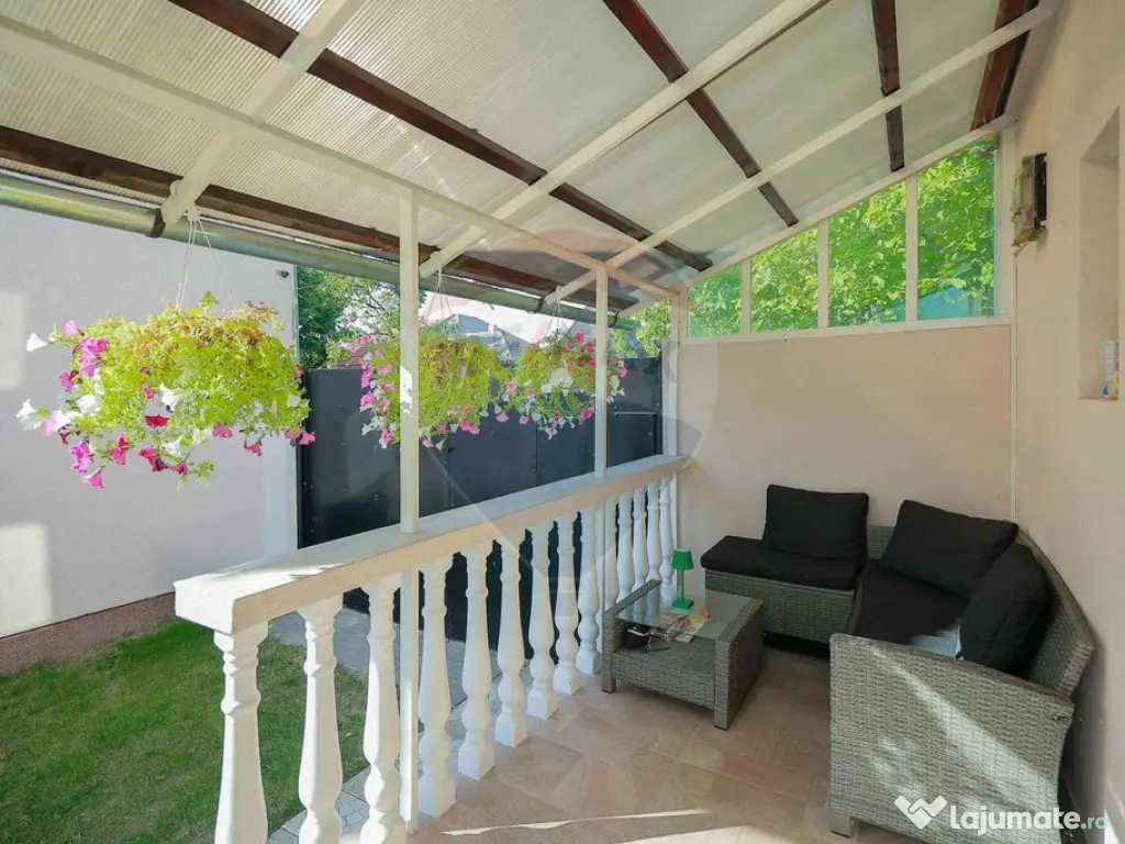 Casă de vânzare pentru locuit sau cabinete/birouri, zon...