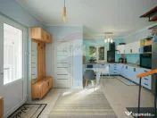 Casă de vânzare pentru locuit sau cabinete/birouri, zon... 
