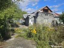 Casă cu acoperisul ars cu teren intravilan, 764 mp, zona R?
