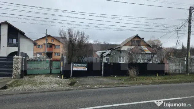 Casă cu acoperisul ars cu teren intravilan, 764 mp, zona R?