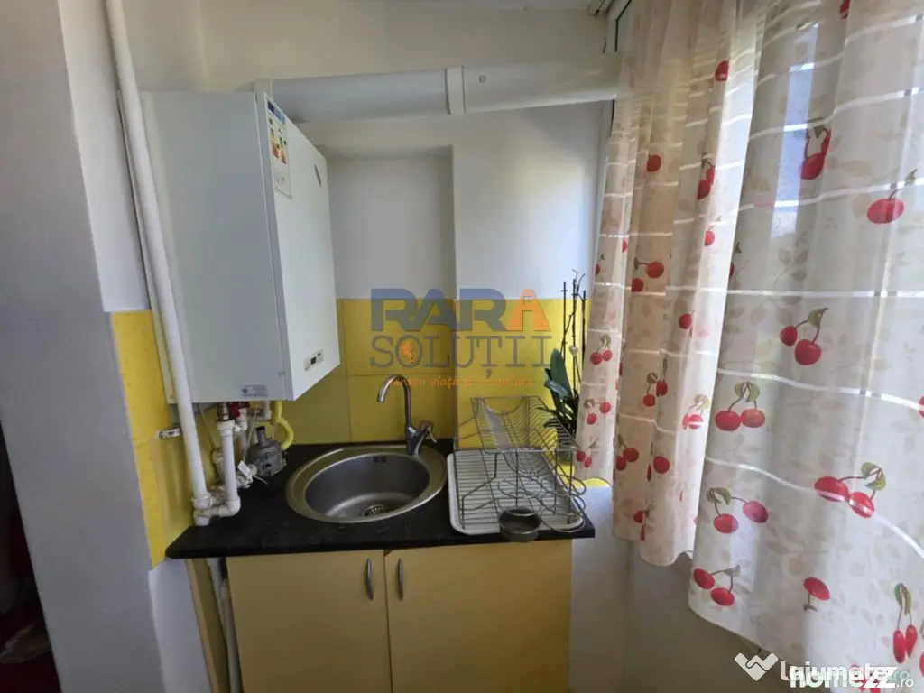 2 camere decomandat, Str. Mihai Eminescu - Roman (Neamt)