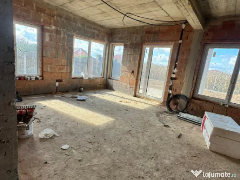 Casă individuală la roșu – 130 mp utili, teren 440 mp,