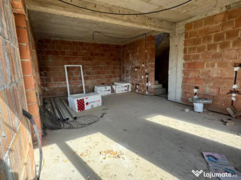 Casă individuală la roșu – 130 mp utili, teren 440 mp,