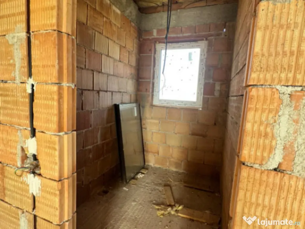 Casă individuală la roșu – 130 mp utili, teren 440 mp,