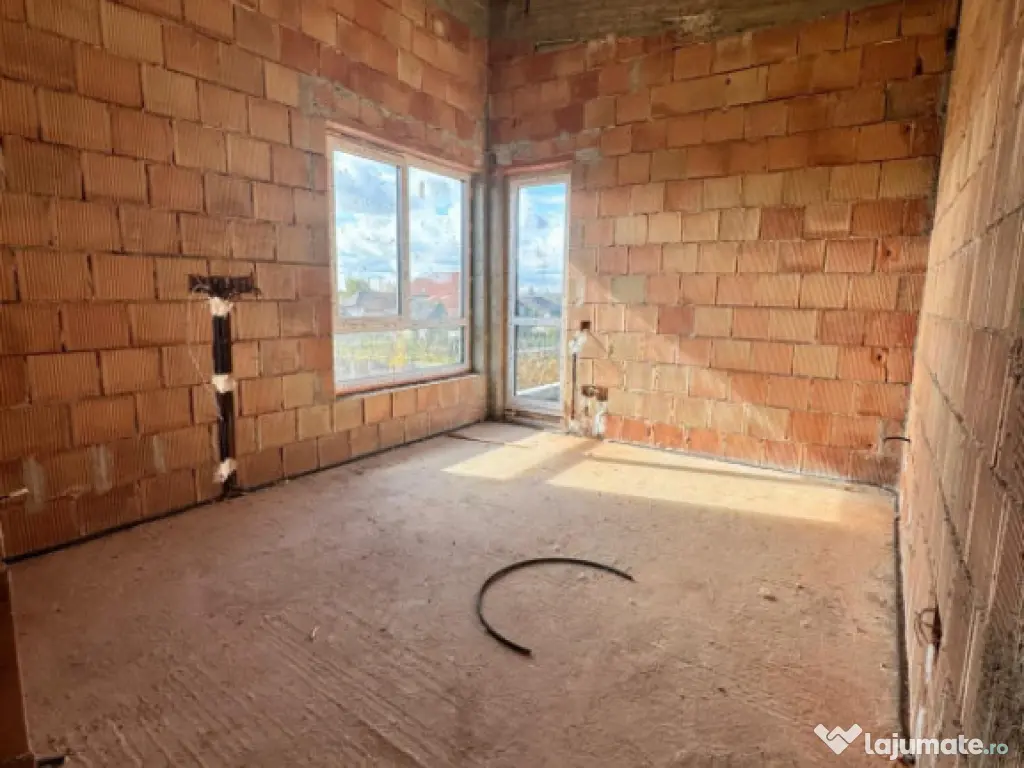 Casă individuală la roșu – 130 mp utili, teren 440 mp,