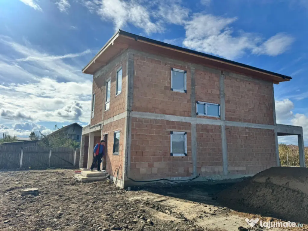 Casă individuală la roșu – 130 mp utili, teren 440 mp,