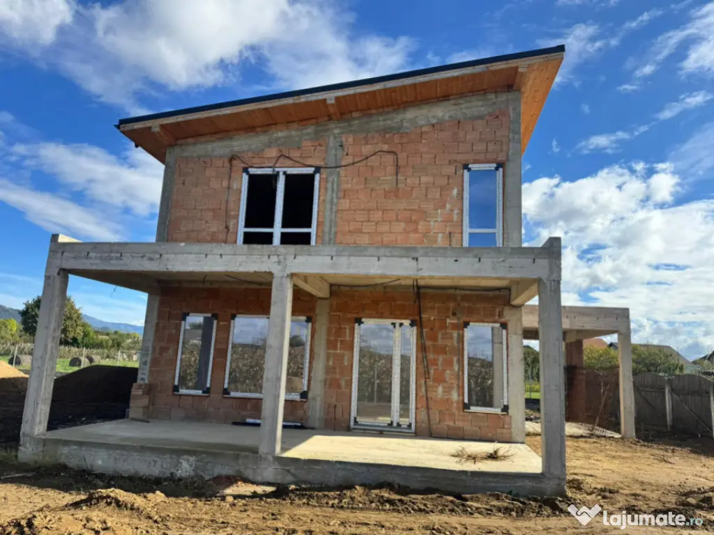 Casă individuală la roșu – 130 mp utili, teren 440 mp,