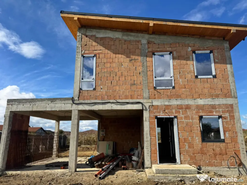 Casă individuală la roșu – 130 mp utili, teren 440 mp,