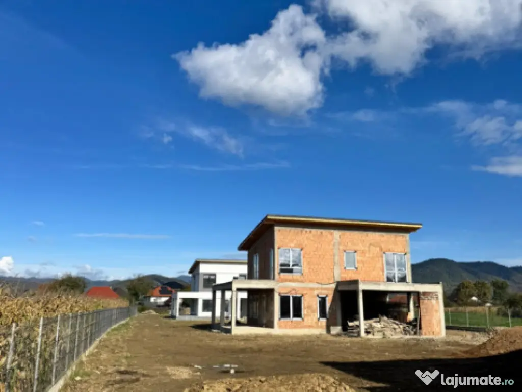 Casă individuală la roșu – 130 mp utili, teren 440 mp,