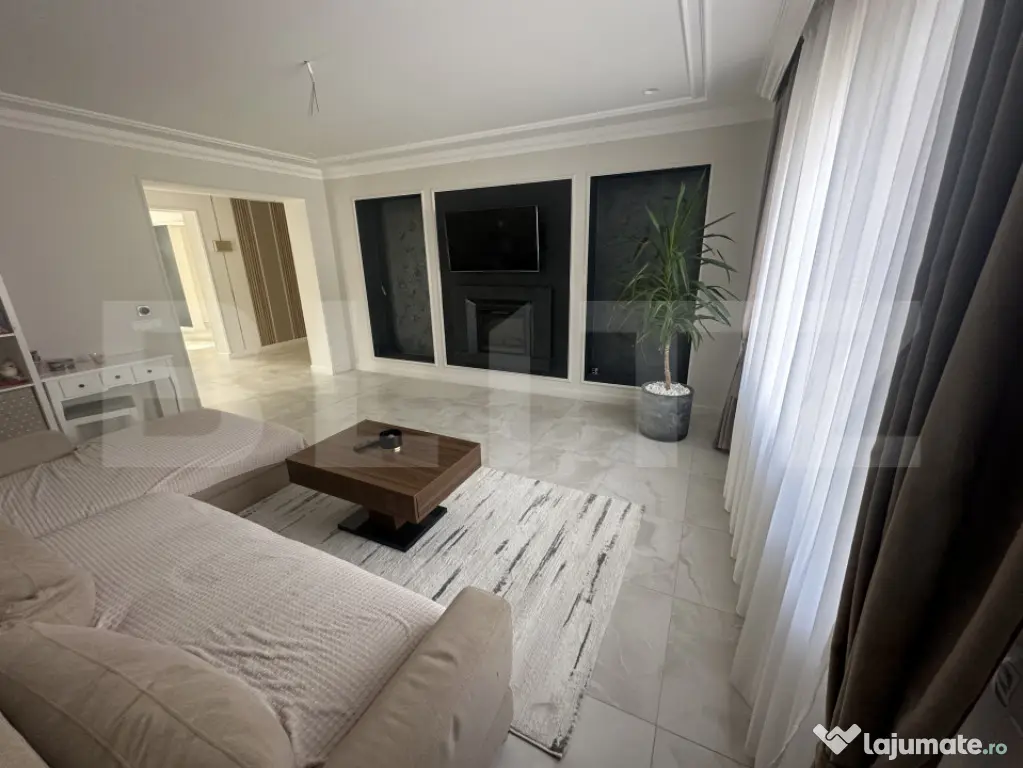 Casa 9 camere, 330 mp, 400 mp teren, zona Semicentrală