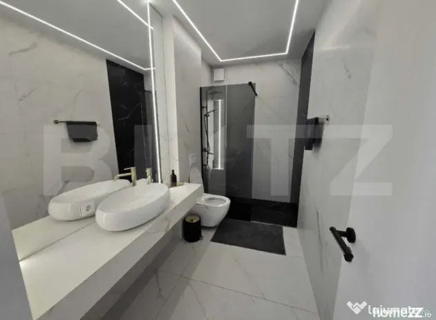 Casa 9 camere, 330 mp, 400 mp teren, zona Semicentrală