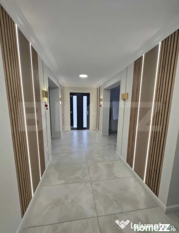 Casa 9 camere, 330 mp, 400 mp teren, zona Semicentrală