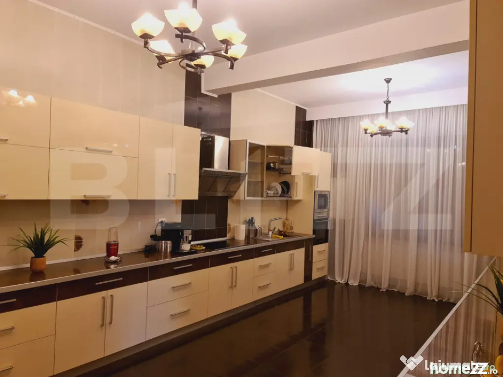 Vilă 350 mp utili, teren 700 mp, strada Craitelor - Targoviste (Dambovita)