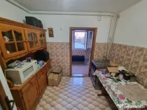 Casa de cultura-apartament 3 camere decomandat cu gaze