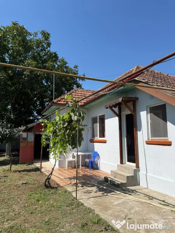 Casă 3 camere + teren 900 mp + garaj | Centrală | Canalizare Cioranii de jos