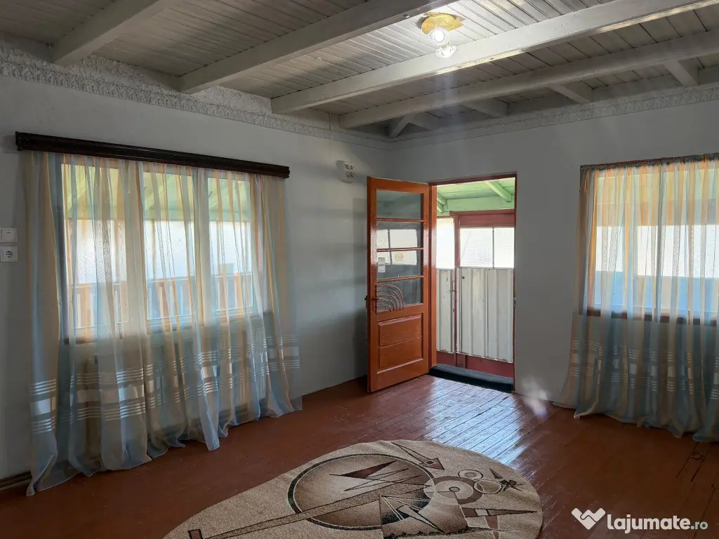 Casă 3 camere + teren 900 mp + garaj | Centrală | Canalizare Cioranii de jos