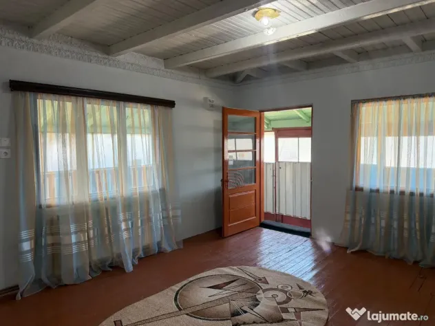 Casă 3 camere + teren 900 mp + garaj | Centrală | Canalizare Cioranii de jos
