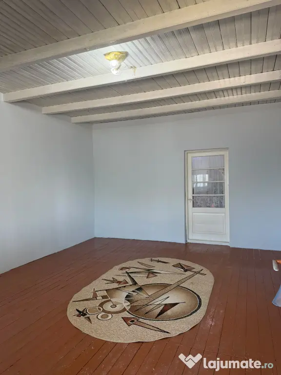 Casă 3 camere + teren 900 mp + garaj | Centrală | Canalizare Cioranii de jos