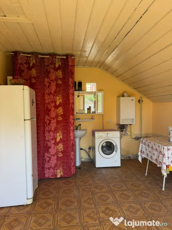 Casă 3 camere + teren 900 mp + garaj | Centrală | Canalizare Cioranii de jos