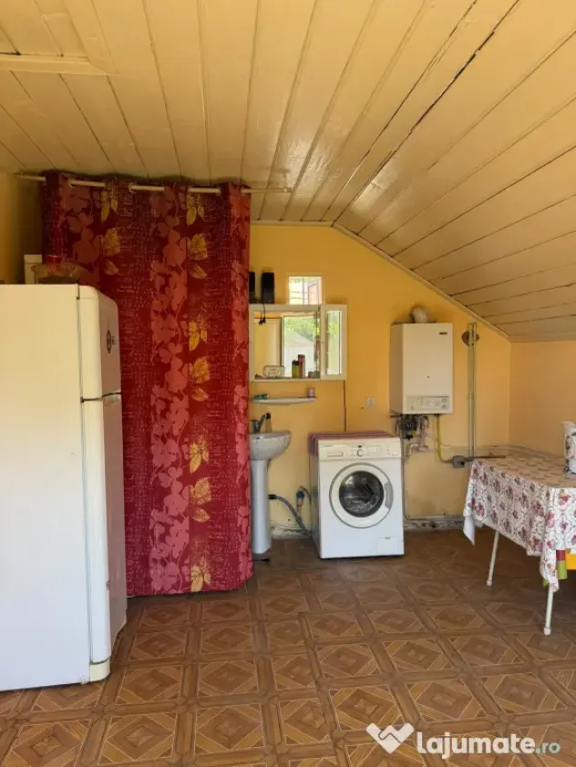 Casă 3 camere + teren 900 mp + garaj | Centrală | Canalizare Cioranii de jos