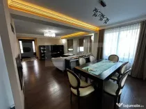 Casa cu piscina, 4 camere, sistem smart home