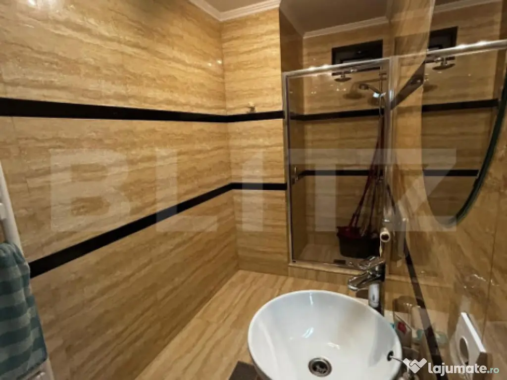 Casa cu piscina, 4 camere, sistem smart home