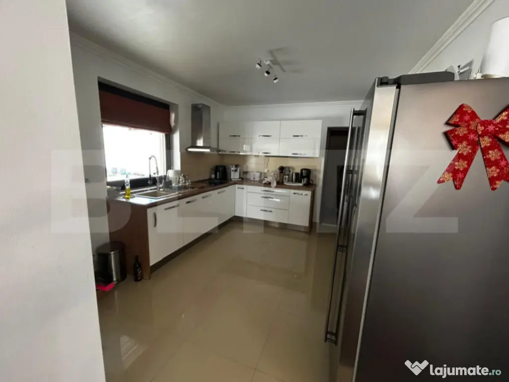 Casa cu piscina, 4 camere, sistem smart home