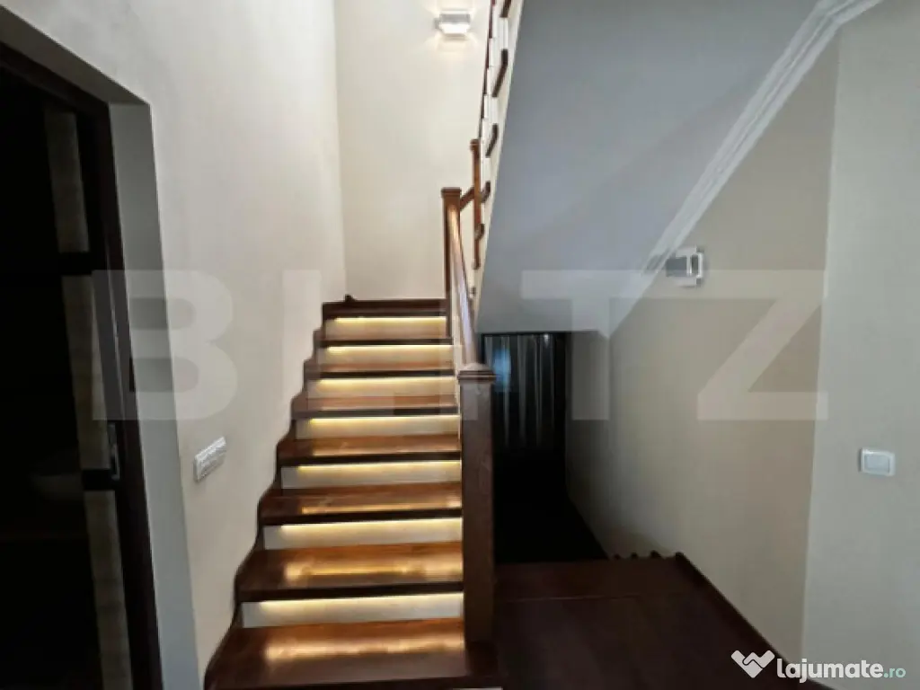 Casa cu piscina, 4 camere, sistem smart home