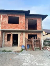Duplex de vanzare, 124 mp, la rosu sau semifinisat