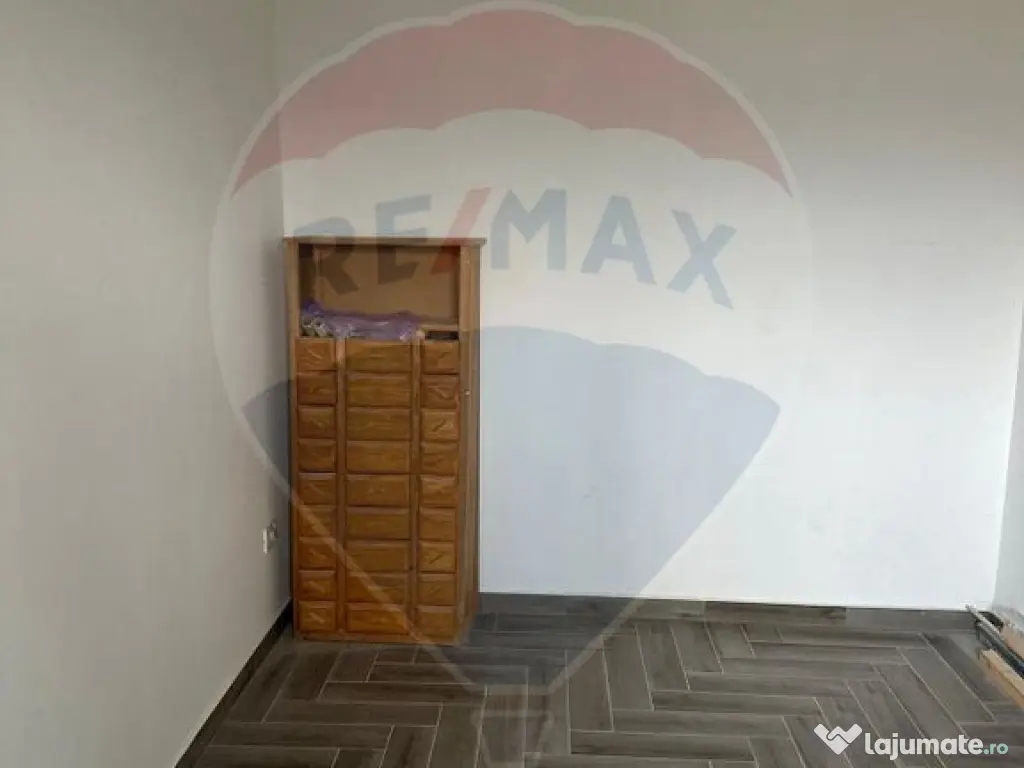 Apartament cu 2 camere de vânzare Savinesti