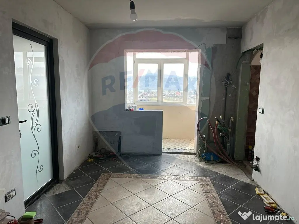 Apartament cu 2 camere de vânzare Savinesti